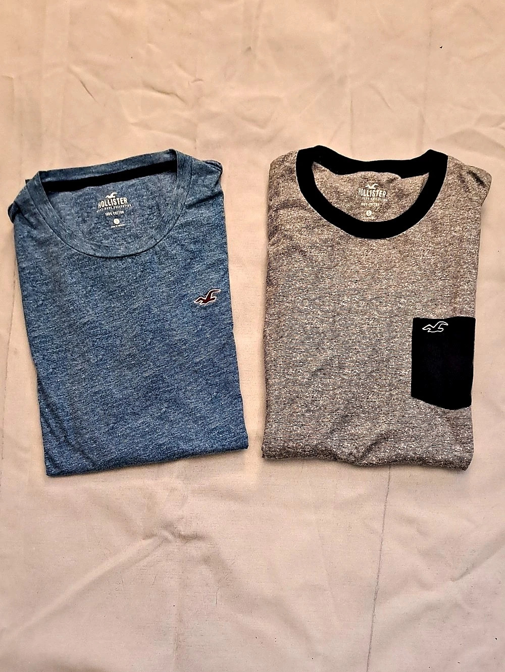 Hollister Two Short Sleeve Tees in Blue & Gray Size Small